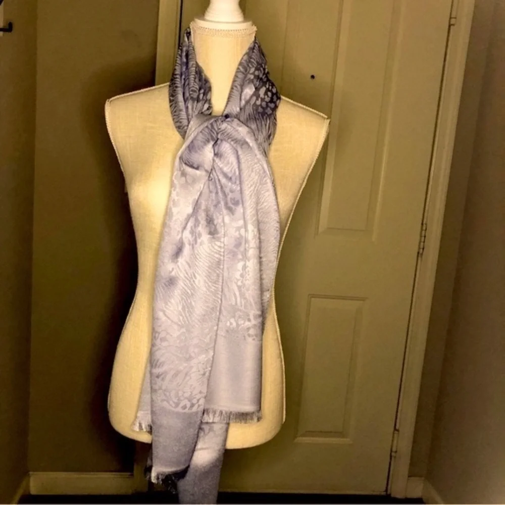 Elegant Gray Scarf